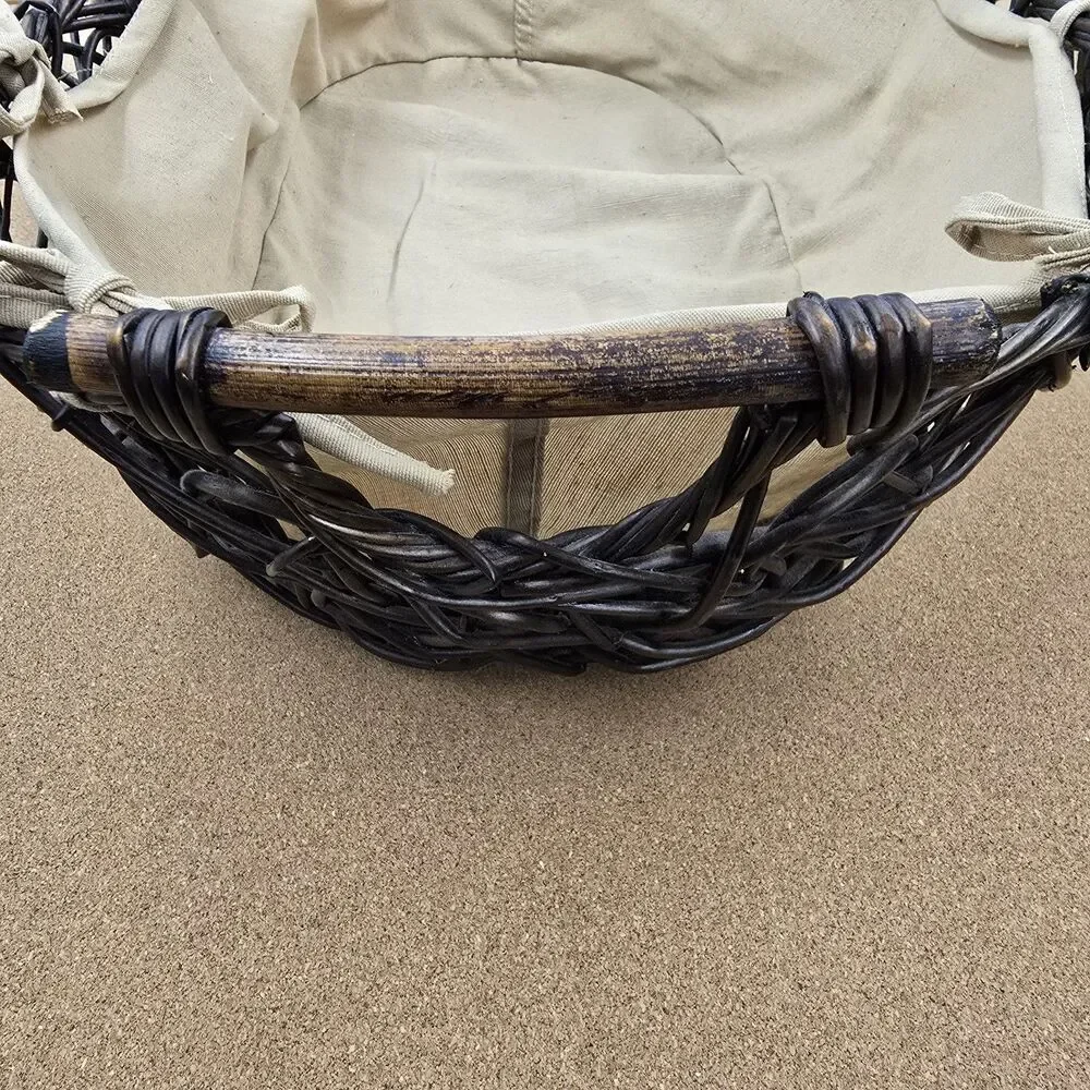 Large Wicker Basket With Fabric Lining